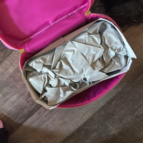 Juicy Couture Pink Travel Bag - Picture 3 of 3